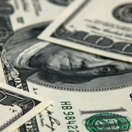 Pad dolara zbog sniženja kreditnog rejtinga i Trumpove politike