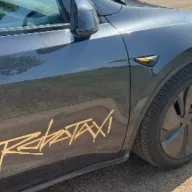 Do 2035. milioni robotaksija zavladat će gradovima: Jeftinije od taksija i ride-hailinga