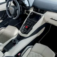 Za 10 auta skoro 3,5 miliona KM: Ovo su najskuplji automobili uvezeni u BiH ove godine