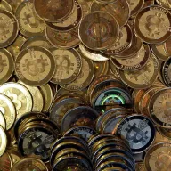 Bitcoin pao na 77.026 eura: Tržište u “strahu”, investitori uzimaju dobit