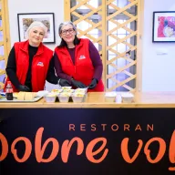 dm zaposlenici učestvovali u podjeli obroka u 27 narodnih kuhinja širom BiH