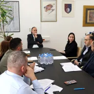 Unapređenje komunalne infrastrukture u Novom Sarajevu: Ministar Pandurević održao sastanak s načelnicom Karić i predstavnicima ViK-a 