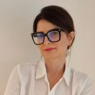 DAMA MK jewerly nakit dizajniran da zauzme posebno mjesto u srcu onoga ko ga nosi.