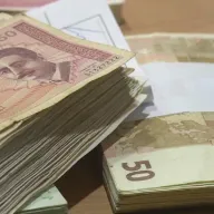 Prosječna neto plata u FBiH u augustu 1.595 KM: Mjesečno -2,0%, godišnje +15,2%