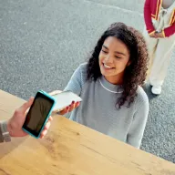 Visa pretvara telefon u modernu kasu za mala preduzeća širom svijeta