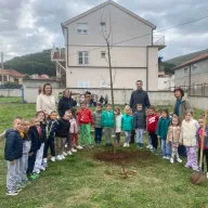 Kroz kampanju „{ZAJEDNO} za bolje sutra – Eco Edition“ dm podržao realizaciju 10 projekata širom BiH