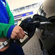 Slijede se primjeri EU: Vijeće ministara BiH donijelo pravilnik o sistemu obveznog označavanja tekućih naftnih goriva