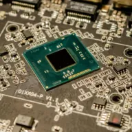 Trka za AI memoriju se zaoštrava: Samsung kreće s HBM4 već sljedeći mjesec, cilj je Nvidia