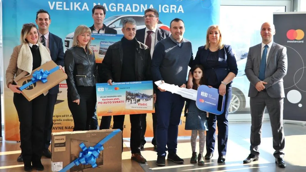 Nagradna igra BBI banke i Mastercarda: Ključevi automobila Hyundai i20 uručeni Adisu Mahmutoviću