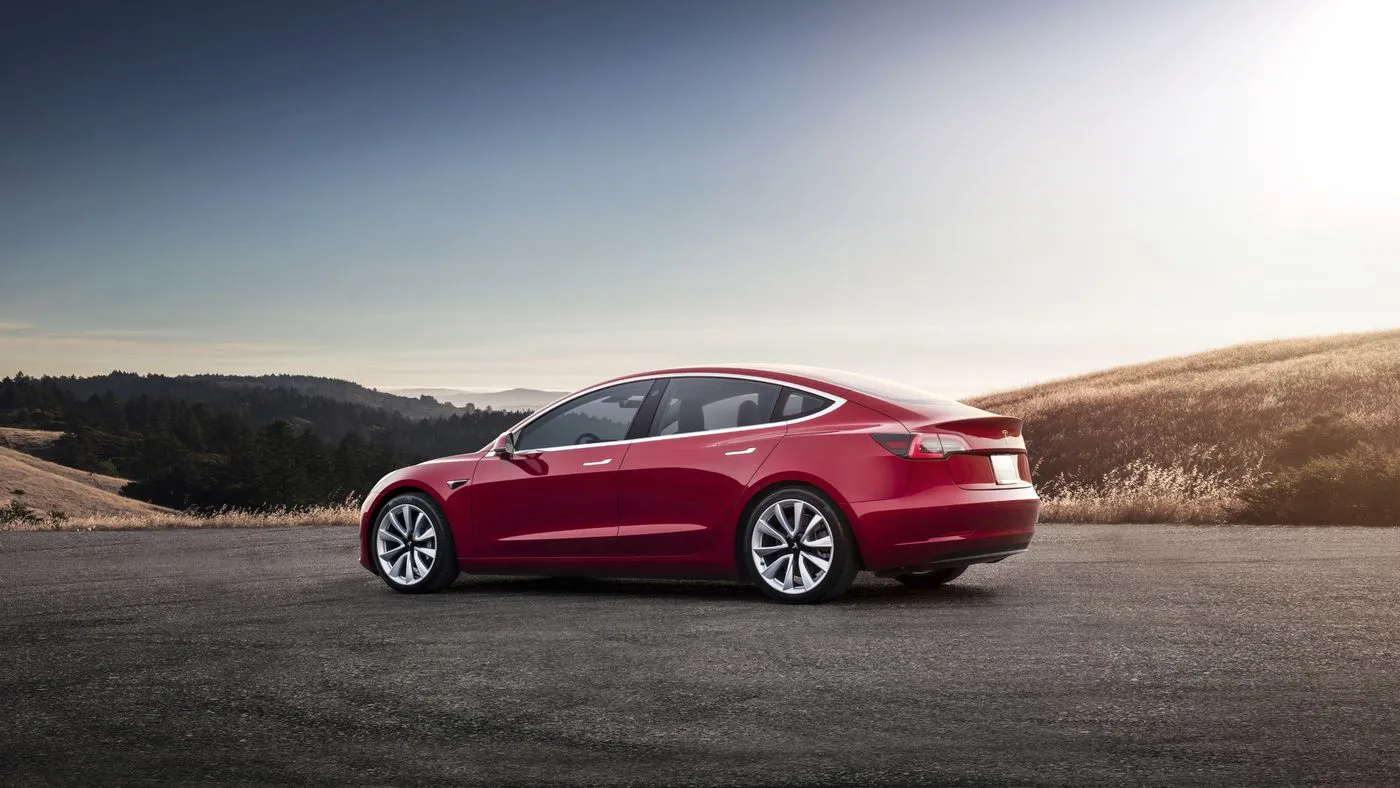 Tesla traži finansijsku pomoć od svojih dobavljača