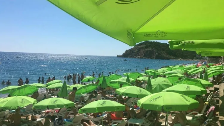 Cijene, usluga i kvalitetni sadržaji privlače sve više bh. turista u Crnu Goru