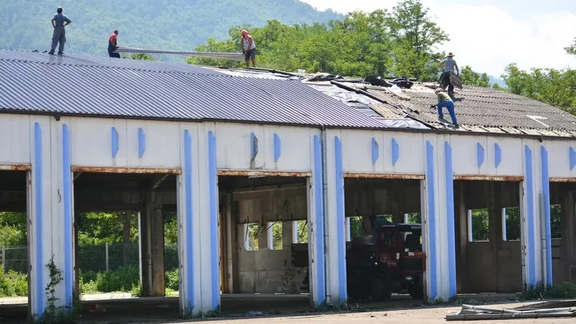 U Potočarima počela adaptacija objekata za fabriku stolica