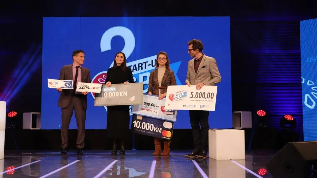 Leila Šeta i Emina Ćatić iz kompanije FooDish pobjednice 5. emisije SBF Start-up Challenge