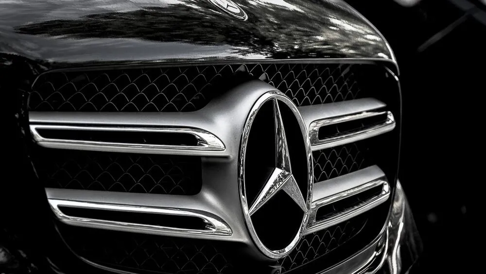 Mercedes-Benz povukao više od milion vozila
