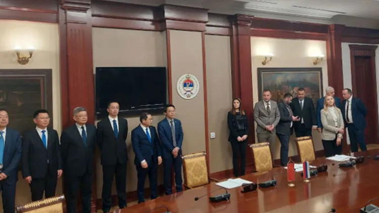 Potpisan ugovor o izgradnji 17 kilometara dionice auto-puta Brčko-Bijeljina