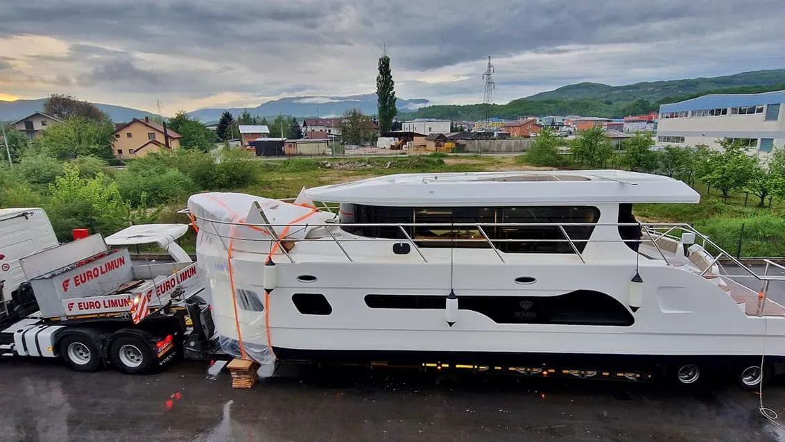 Bh. jahta Derubis 44 fly isplovljava prema dalekoj Kostarici