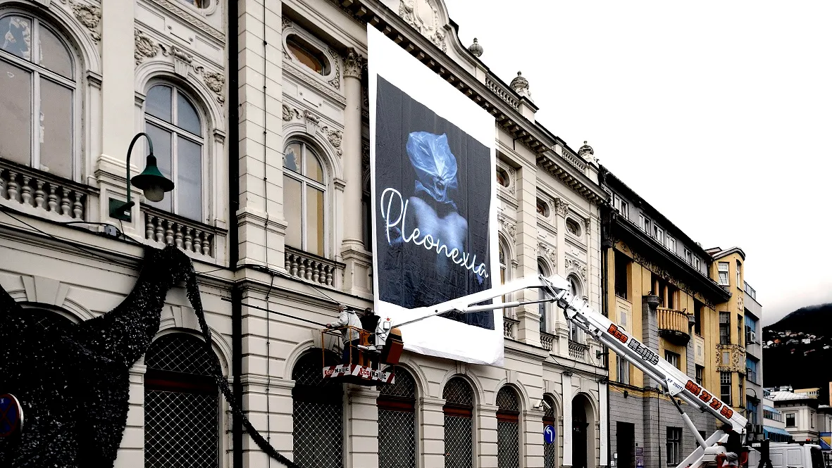 „Pleonexia“ kao poziv publici na duboko razmišljanje