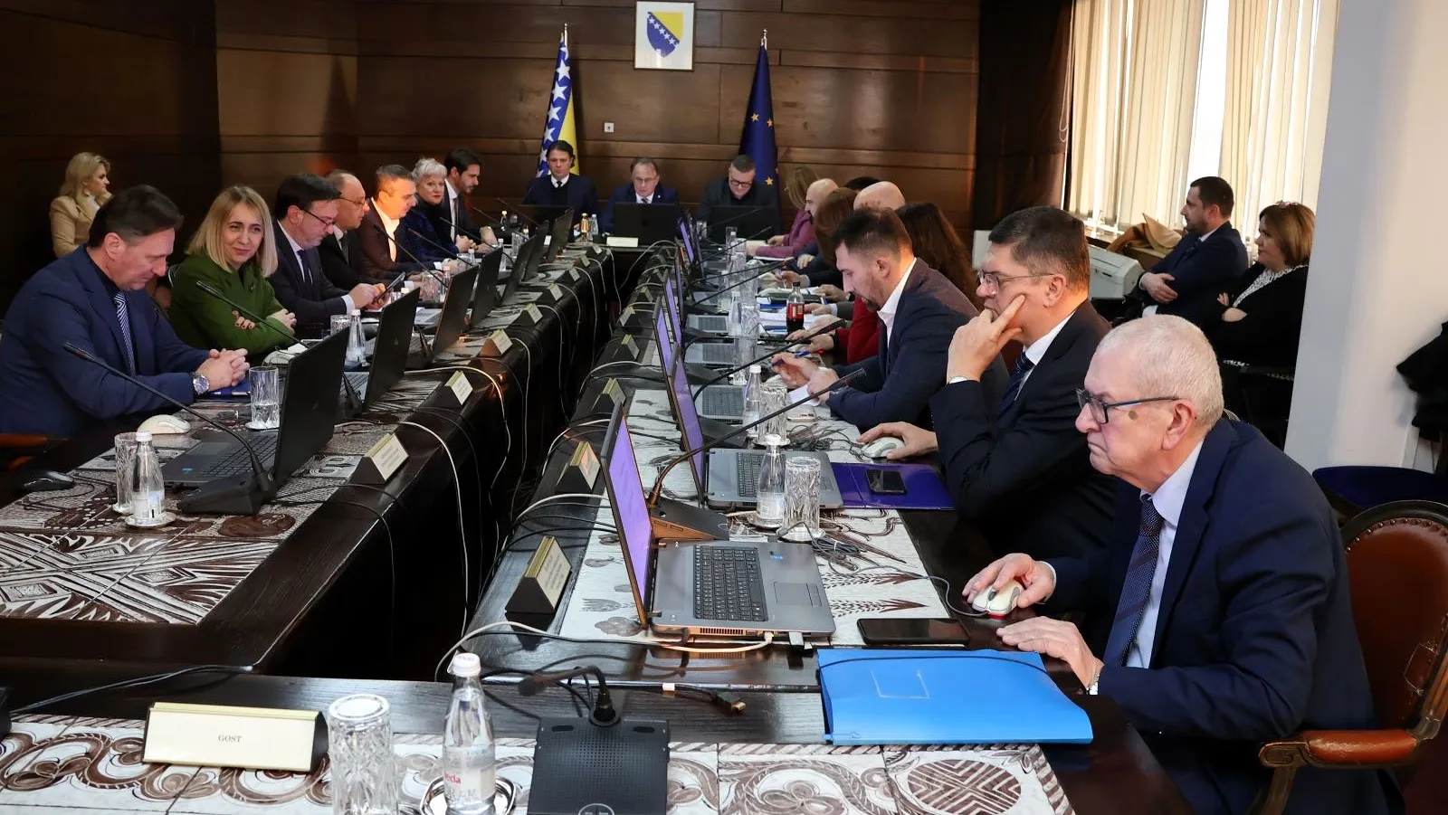Vlada FBiH utvrdila prijedlog budžeta za 2025. godinu u iznosu od 8,2 milijarde KM
