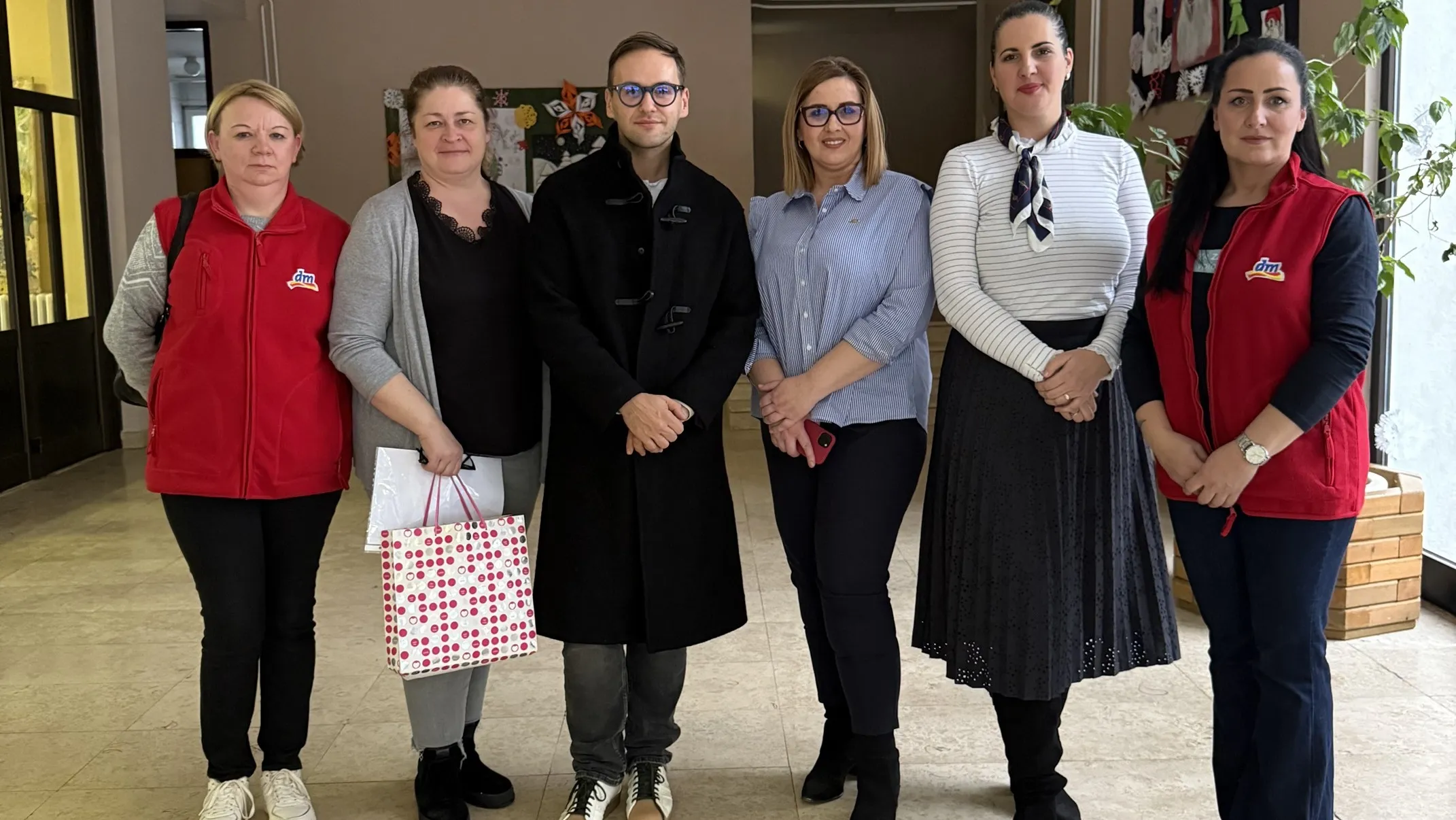Treću godinu zaredom dm uljepšao praznike štićenicima Doma za djecu bez roditeljskog staranja u Tuzli