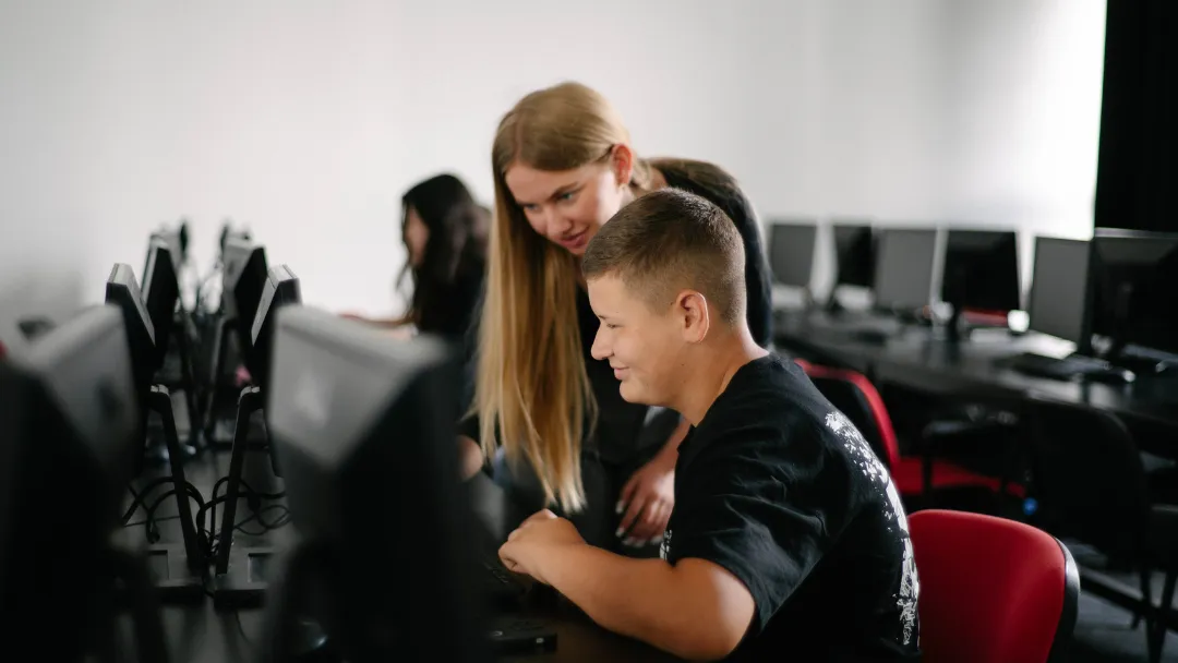 Preko 250 mladih u BiH steklo prve IT vještine kroz besplatnu ljetnu školu CoderDojo 2025