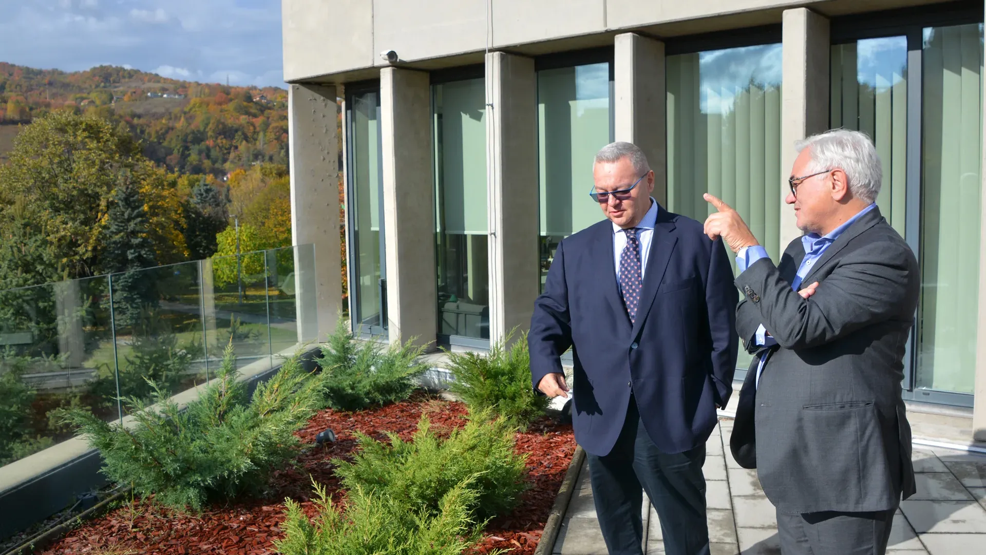 Njemački ambasador posjetio Heidelberg Materials Cement BiH: Dekarbonizacija industrije zahtijeva investicije i stabilan regulatorni okvir