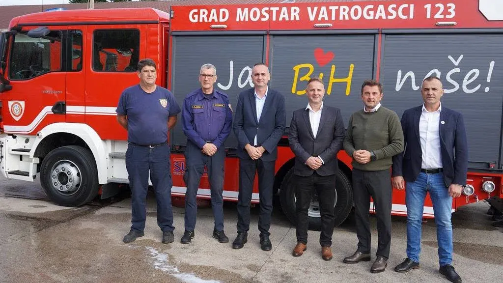 Mostar dobio novo vatrogasno vozilo iz domaće proizvodnje: Suad Bešlić poručuje "Svjetsko, a naše"!
