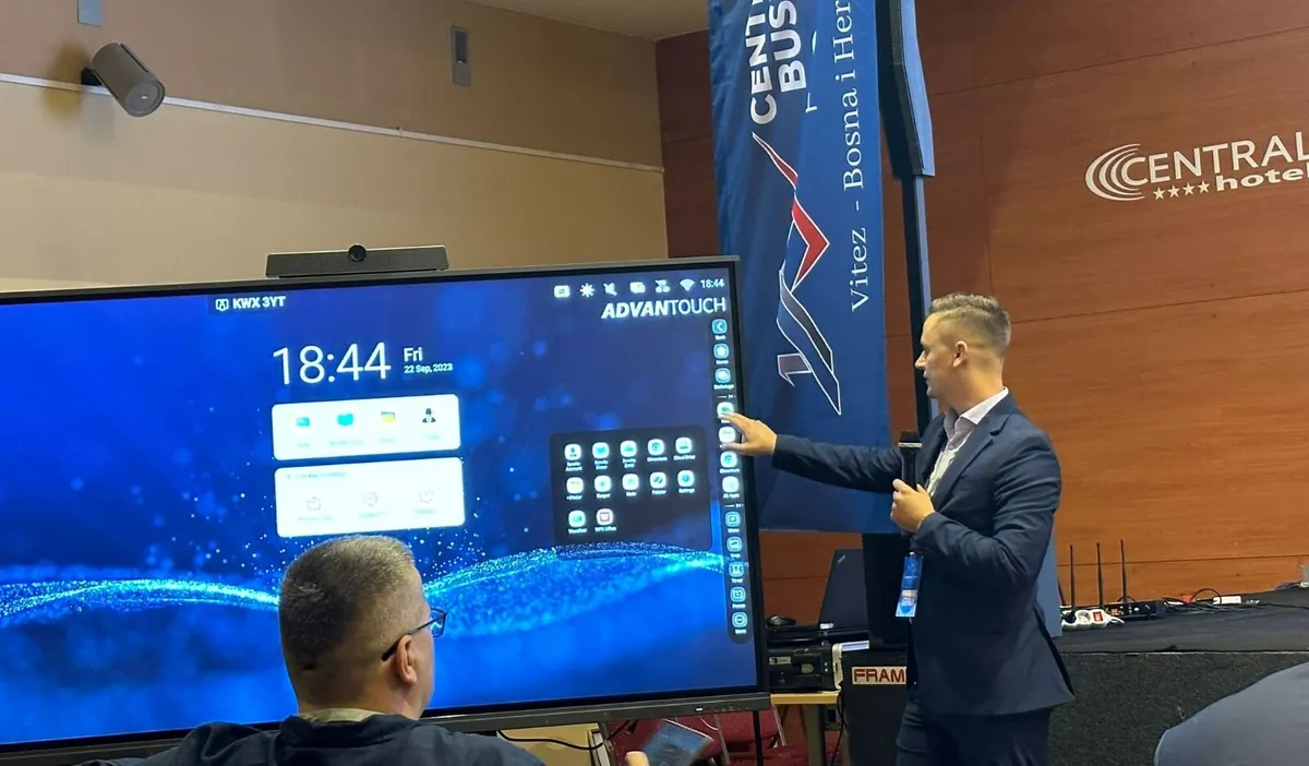 Tvrtka Katarina i Mebikon predstavili interaktivni zaslon ADVANTouch na Business forumu u Vitezu