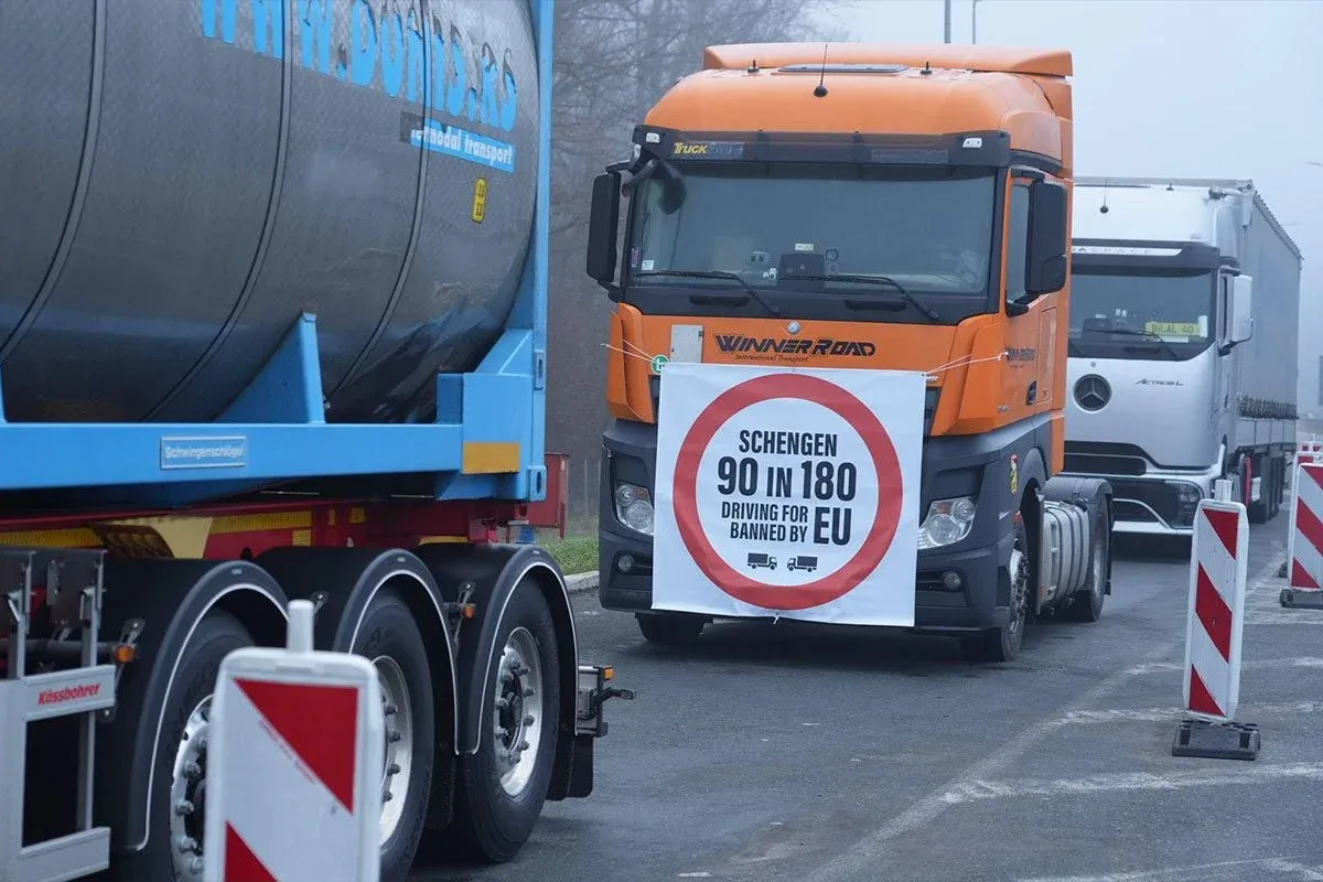 Blokade teretnih prelaza ušle u četvrti dan, EK danas najavljuje novu viznu strategiju
