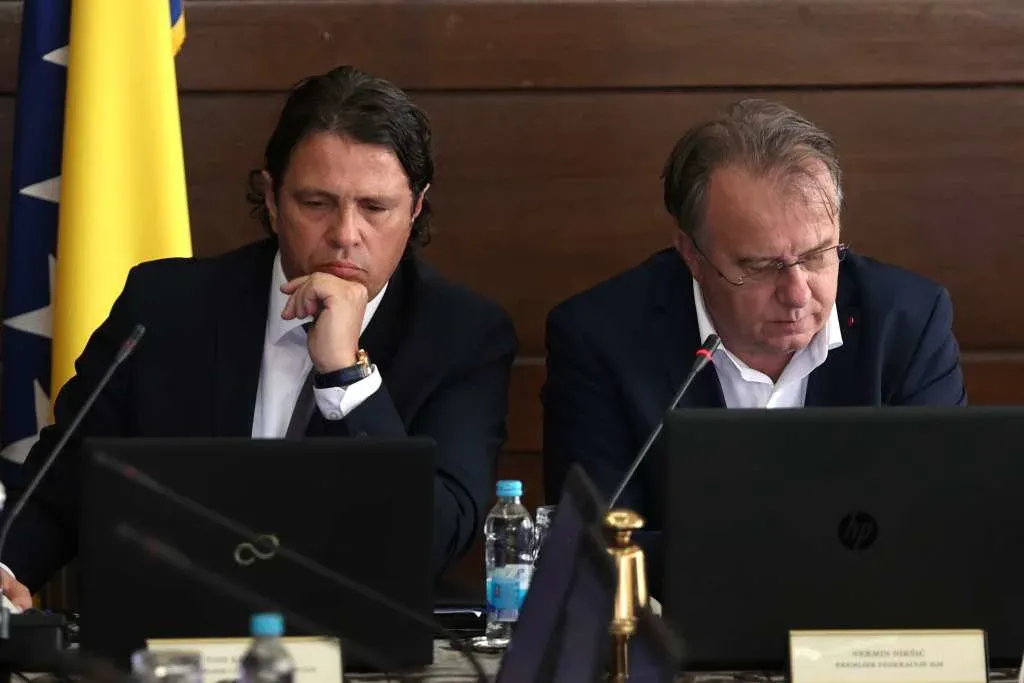 Poslodavci će i u ovoj godini moći radnicima neoporezivo isplatiti do 300 KM mjesečno