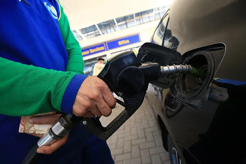 Slijede se primjeri EU: Vijeće ministara BiH donijelo pravilnik o sistemu obveznog označavanja tekućih naftnih goriva