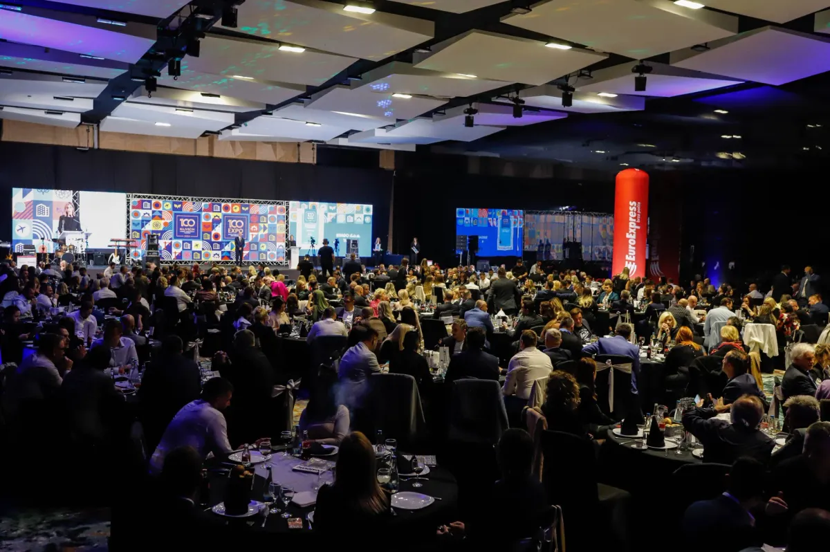 Snaga biznisa u fokusu: Najuspješnije kompanije i pojedinci iz BiH i regiona nagrađeni na svečanoj ceremoniji “100 najvećih”