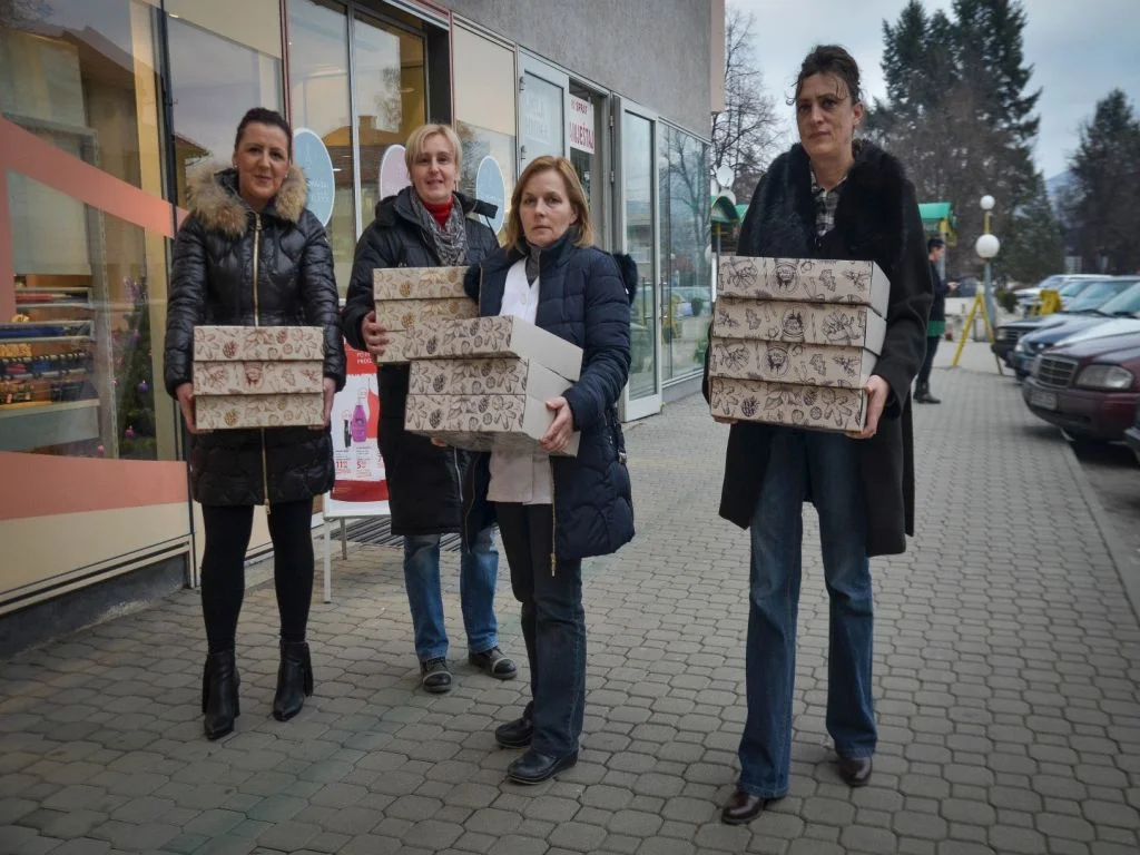 dm i Pomozi.ba podijelili 2. 000 poklon paketa širom BiH