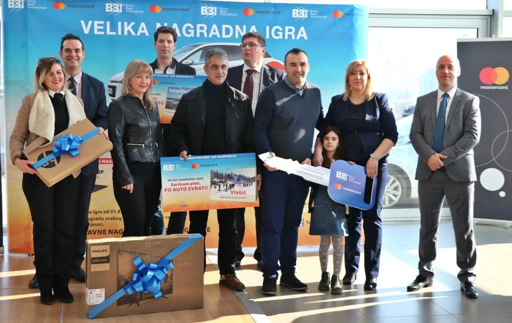 Nagradna igra BBI banke i Mastercarda: Ključevi automobila Hyundai i20 uručeni Adisu Mahmutoviću