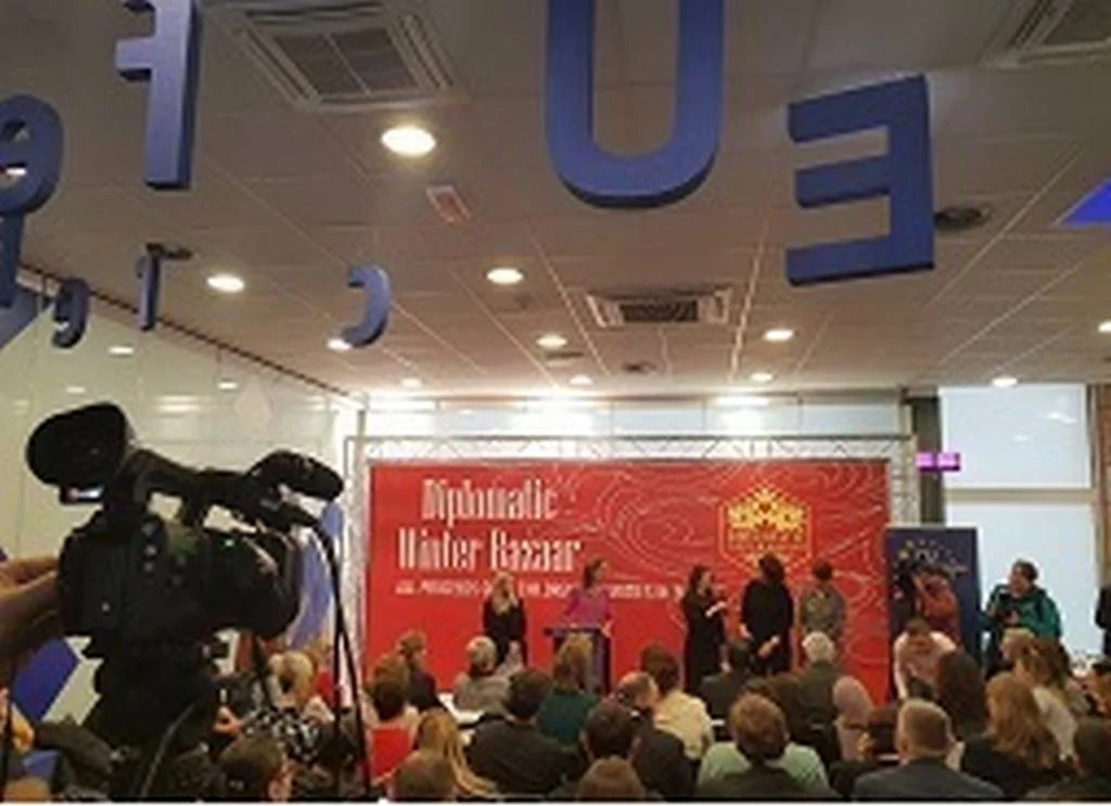 Diplomatski zimski bazar postavio novi rekord: Za djecu prikupljeno 200.000 KM