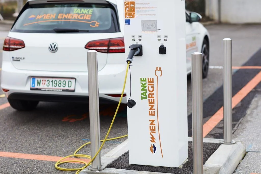Beč otvorio prve od 1.000 javnih punionica za električna vozila