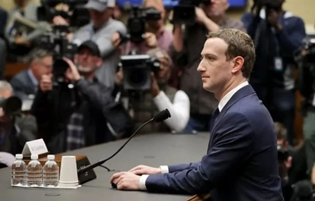 Prihodi Facebooka skočili gotovo 50 posto, dobit 4,99 milijardi dolara