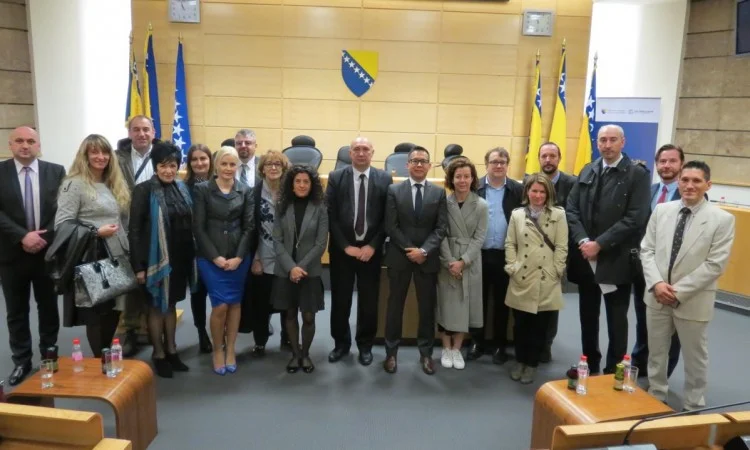 Plaće do 700 KM neće se oporezovati