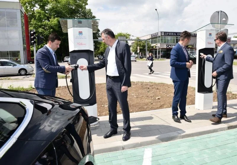 Otvorene prve punionice za električne automobile u Banjojluci