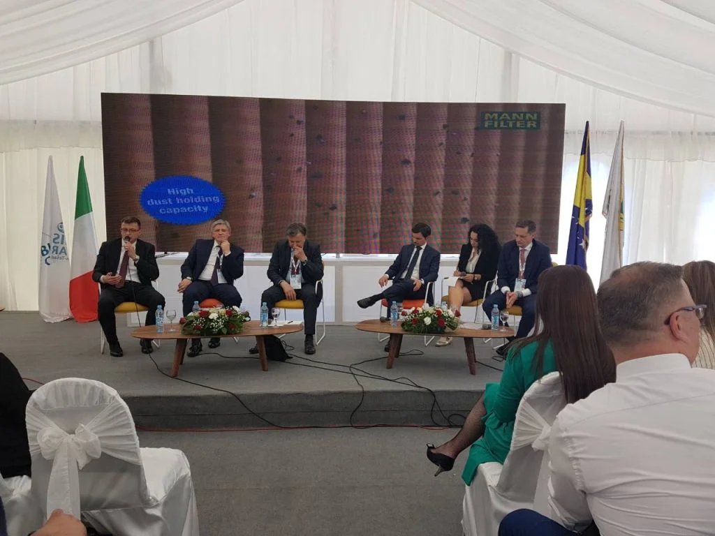 Panel diskusija u Tešnju: Ogromna sredstva su nam na raspolaganju