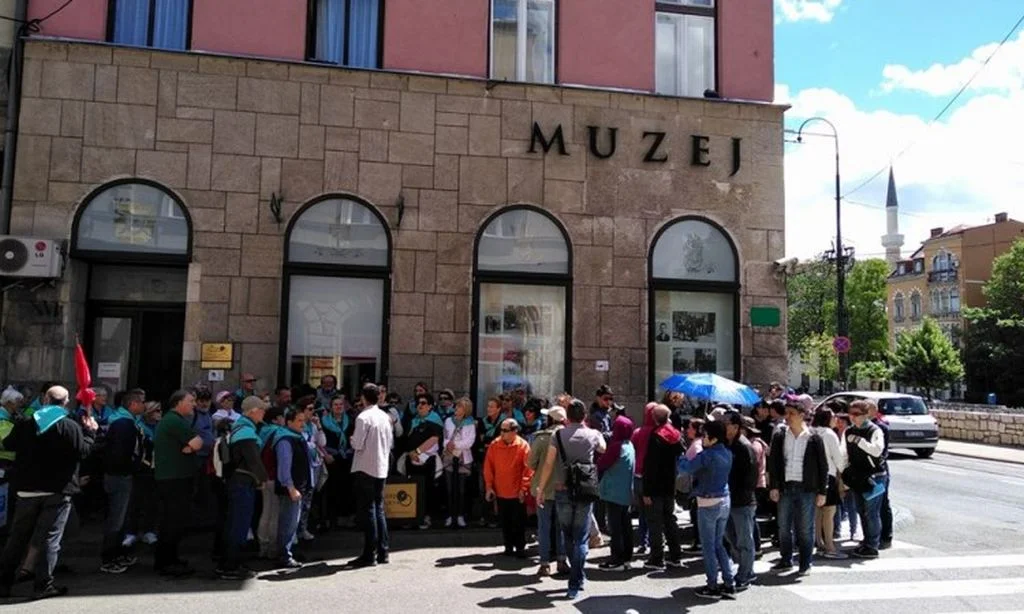 U Starom Gradu turisti iz svih krajeva svijeta