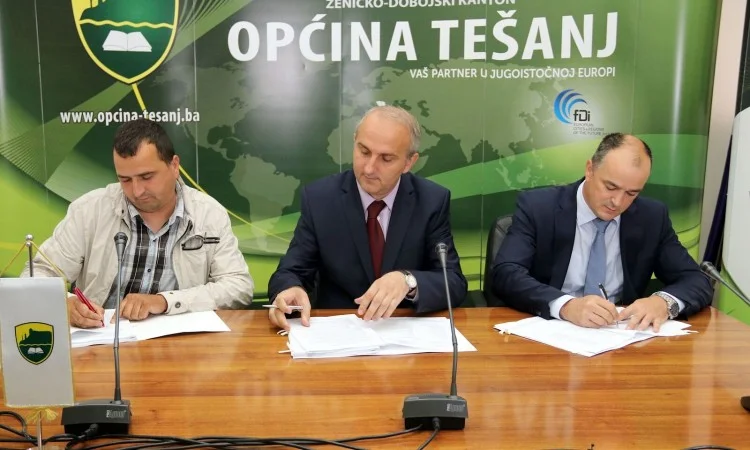 Potpisani ugovori za nastavak gradnje kanalizacione mreže u Tešnju