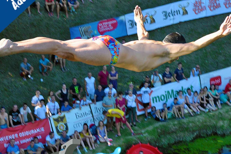 Dvadesetak mladića iz regiona u nedjelju na skokovima s banjalučkog mosta