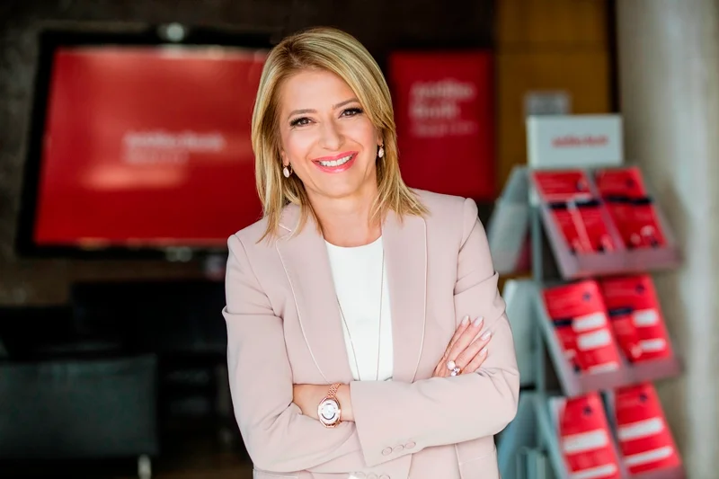 Da li žena može da bude i žena i lider?