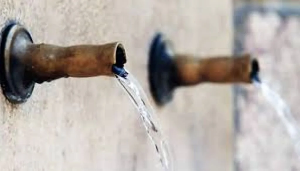 Postavljeno upozorenje na šest javnih česmi u Sarajevu zbog neispravnosti vode