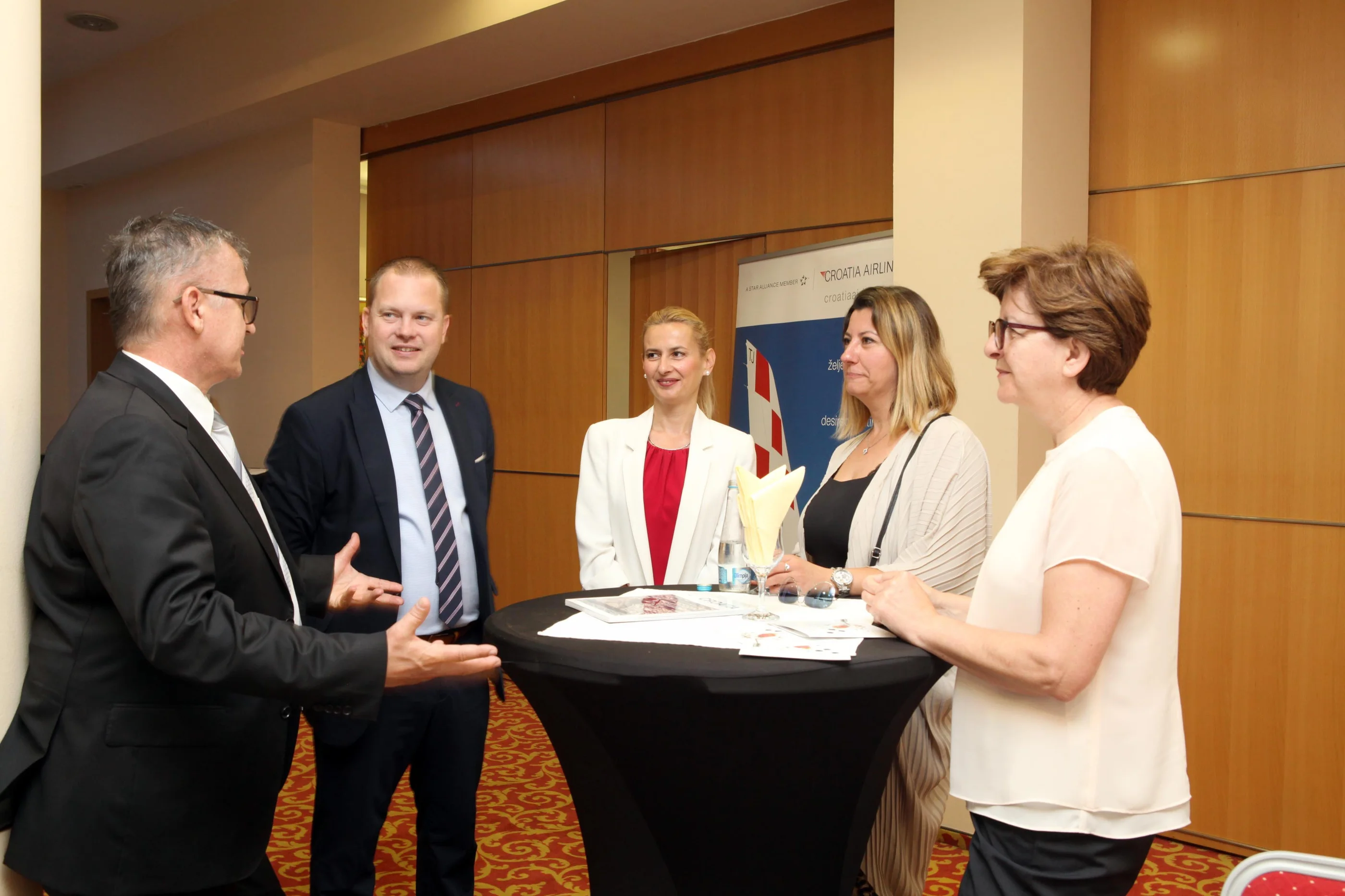 Croatia Airlines održao radni sastanak s predstavnicima Aerodroma Sarajevo, Zračne luke Mostar i voditeljima turističkih agencija iz BiH