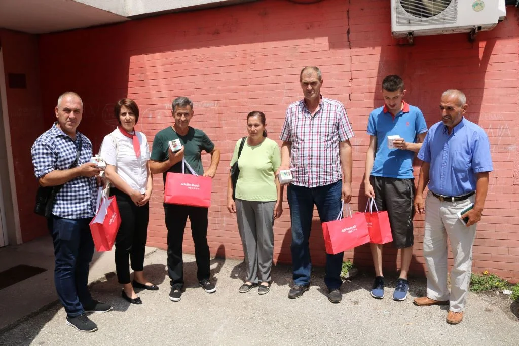 Addiko banka poklonila GPS satove djeci sa poremećajima iz autističnog spektra u Konjicu