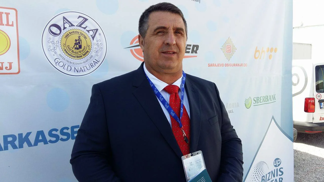 Dežurni krivac za tešanjsko poslovno čudo je Senad Brka - lik koji izgleda stvarno opako