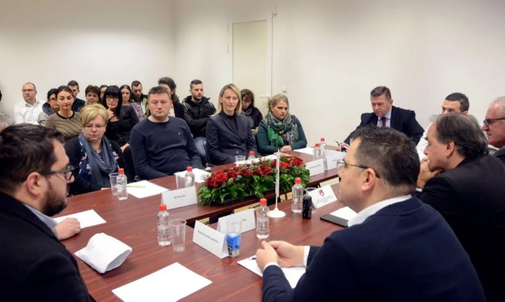 Kanton Sarajevo: Potpisani aneksi ugovora i omogućeno zapošljavanje 25 osoba sa biroa