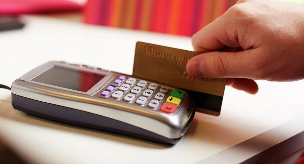 Bankrot kompanije za platne kartice: Blokiran novac i korisnika iz Srbije