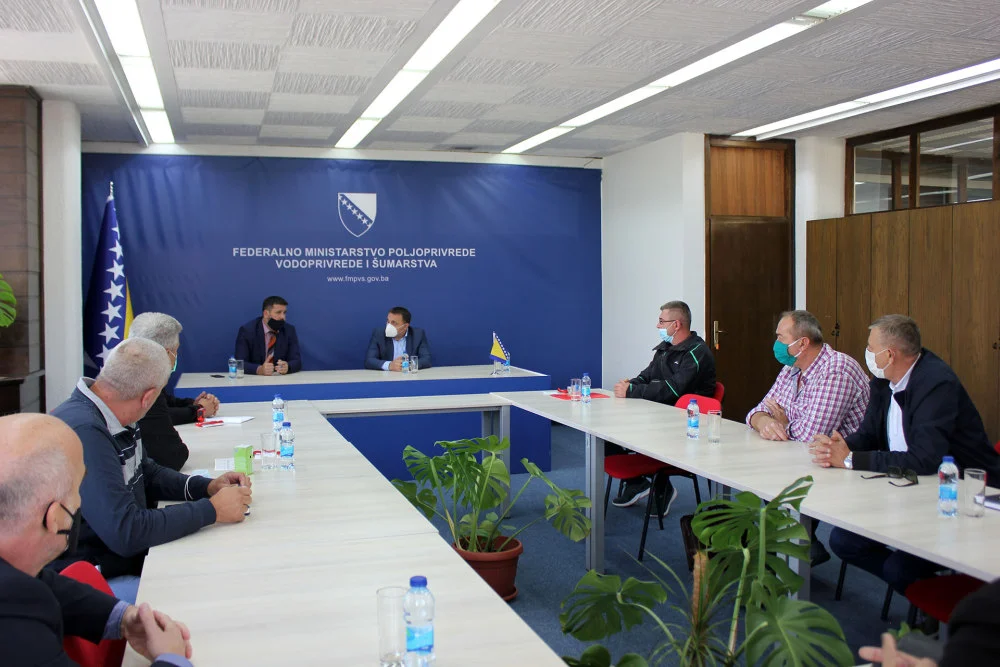 Ministar Dedić potpisao ugovore za sufinansiranje projekata u poljoprivredi